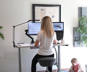 Darbs no mājām darbs attālināti